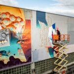 Wandgestalltung mit Hebebühne 2024