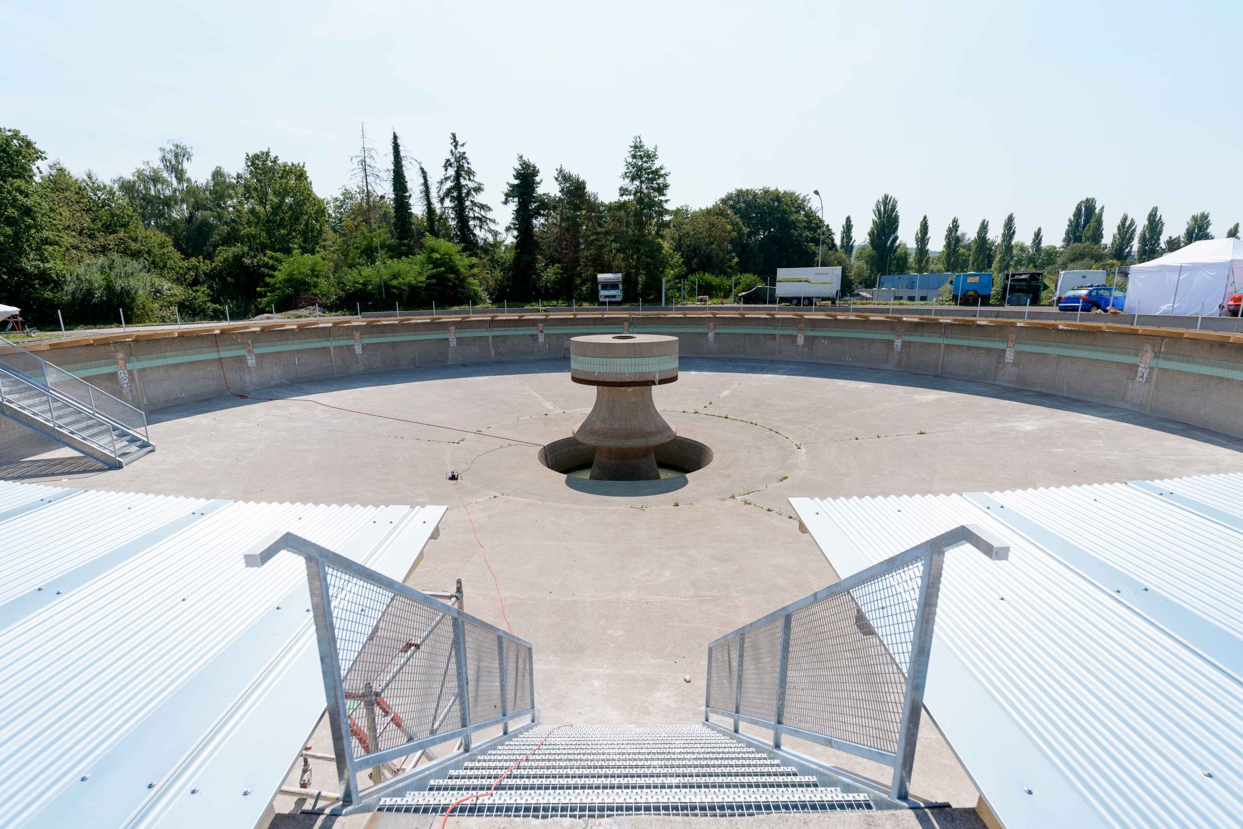 SCHWEIZ OPFIKON GRAFFLAND RONDELL UMBAU SOMMER 2024